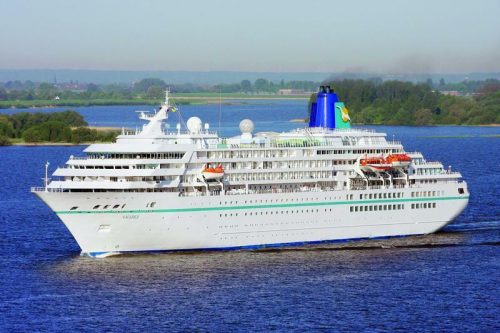 Erfurt Reisebuero Wache Phoenix Kreuzfahrten Kreuzfahrt mit Phönix Reisen - im Bild das Kreuzfahrtschiff MS Amadea auf hoher See bei Sonnenschein