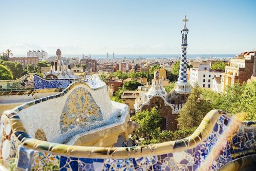REISEBÜRO Wache Erfurt, AIDA Sommerferien 2023: Blick auf den Park Guell in Barcelona, Spanien